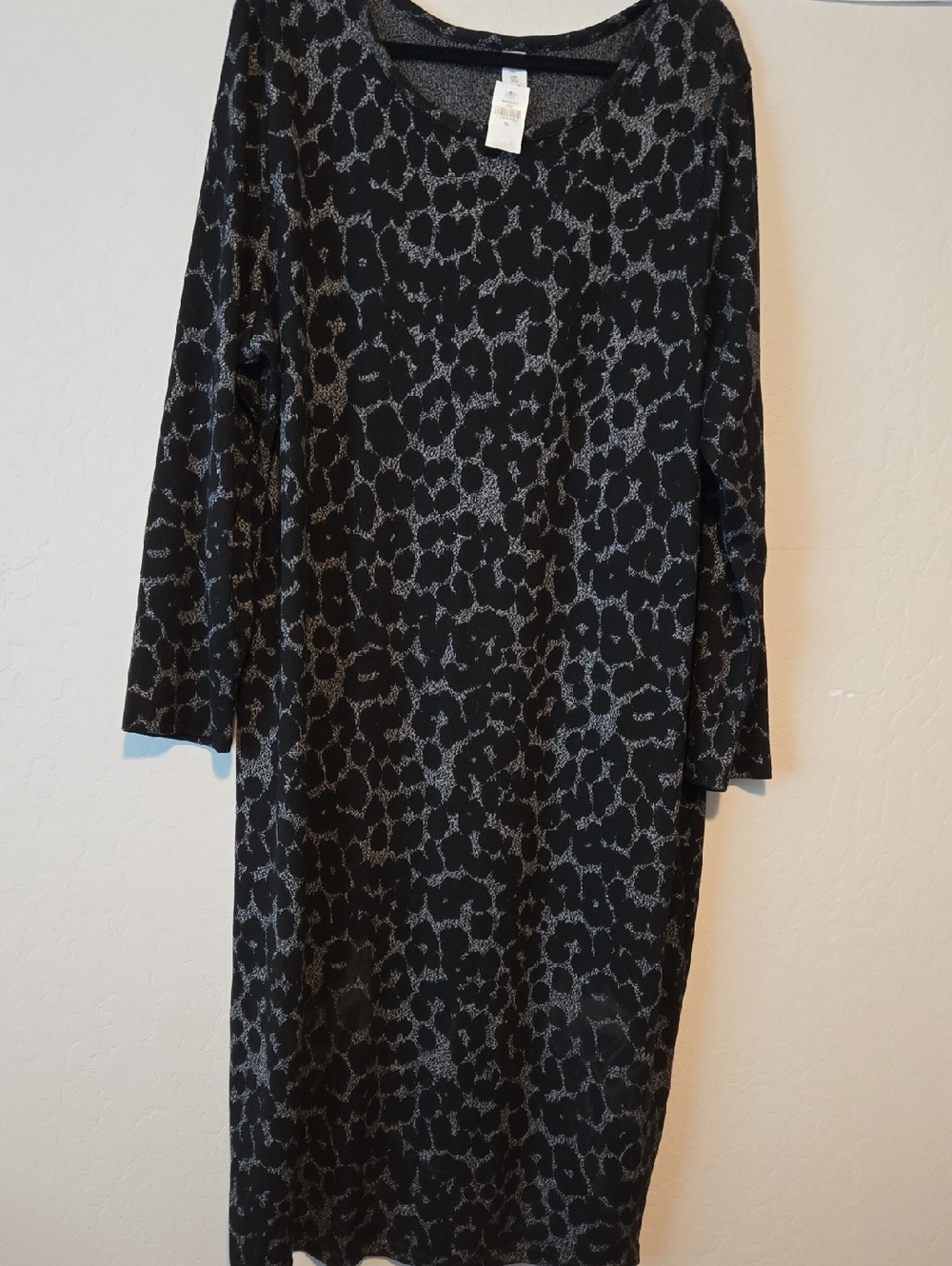 Old Navy Black and Gray Animal Print Long Sleeve Dress
